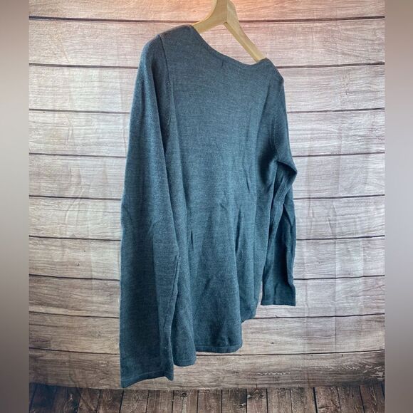 Ladies sized medium sweater by Liz Claiborne - Picture 2 of 7